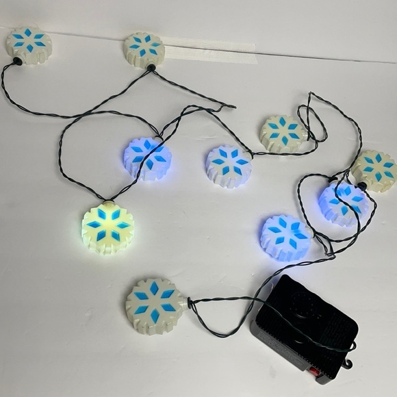 Snow Flake Dancing Lights and Music - Picture 4 of 13